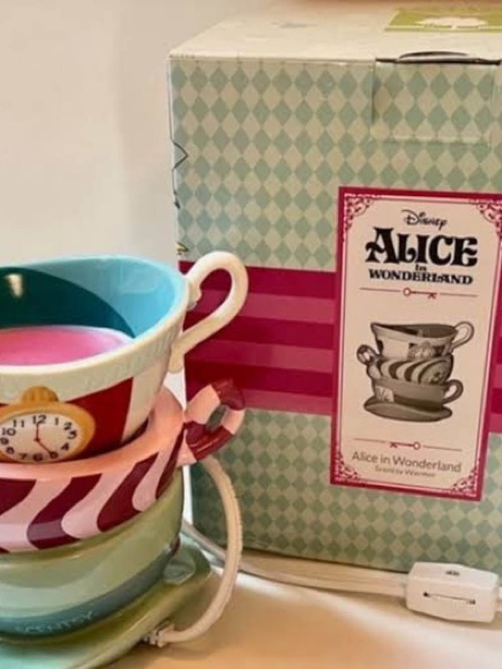 NEW IN BOX Scentsy Alice in Wonderland Stacked Teacup Wax Warmer